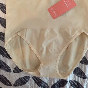 Yummie by Heather Thomson Cream Seamless Shapewear